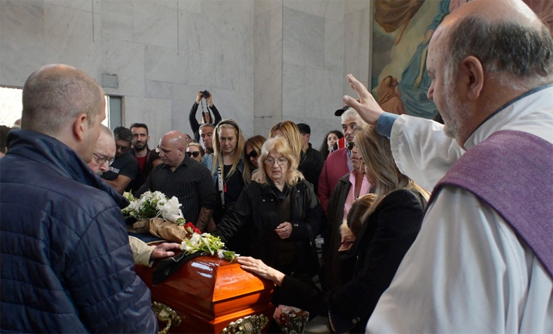 Carlitos Balá recibió su último aplauso masivo en el Cementerio de Chacarita
