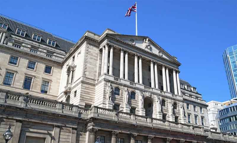 El Banco de Inglaterra interviene para estabilizar el mercado tras la caída de la libra