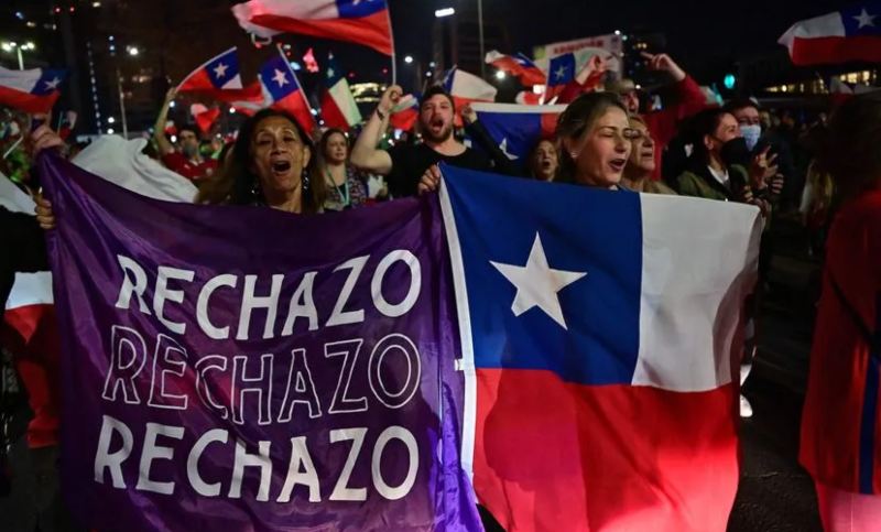 ¿Qué sucedió para que Chile rechace masivamente la nueva Constitución Nacional?