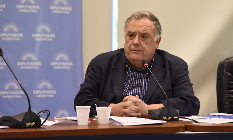 El diputado Valdés presentó un proyecto de «capacitación obligatoria contra el odio»