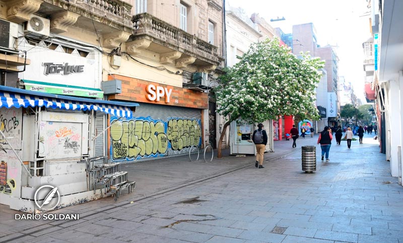 Los empleados de comercio festejan su día y se modifica el paisaje de la ciudad