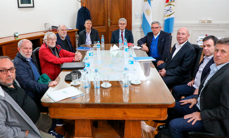 La Provincia reanudó las paritarias y gremios estatales pidieron que no se descuenten los días de paro