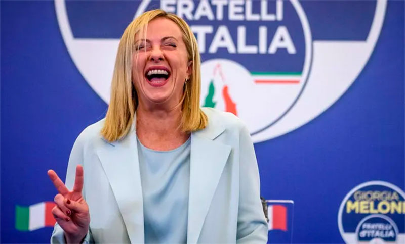 Giorgia Meloni se convierte en la primera mujer en liderar Italia a pesar de las amenazas de la Unión Europea