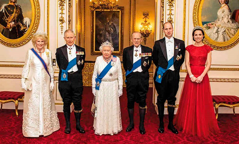 Parásitos. Yates, castillos y autos de lujo: así vive la monarquía británica