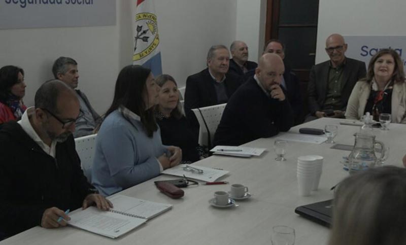 Docentes y Provincia acordaron nuevas reuniones y el lunes podría haber una propuesta