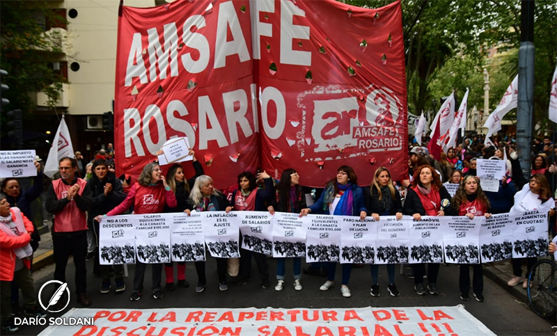 Del paro por tiempo indeterminado a «aceptar en disconformidad»: las mociones de Amsafe Rosario