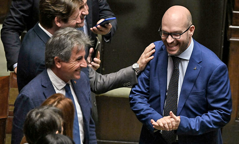 Tras roces en el Senado, la coalición triunfante en Italia eligió en bloque al presidente de Diputados