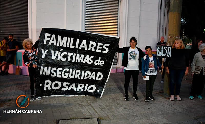 Vecinos de Refinería salieron a la calle para reclamar por seguridad