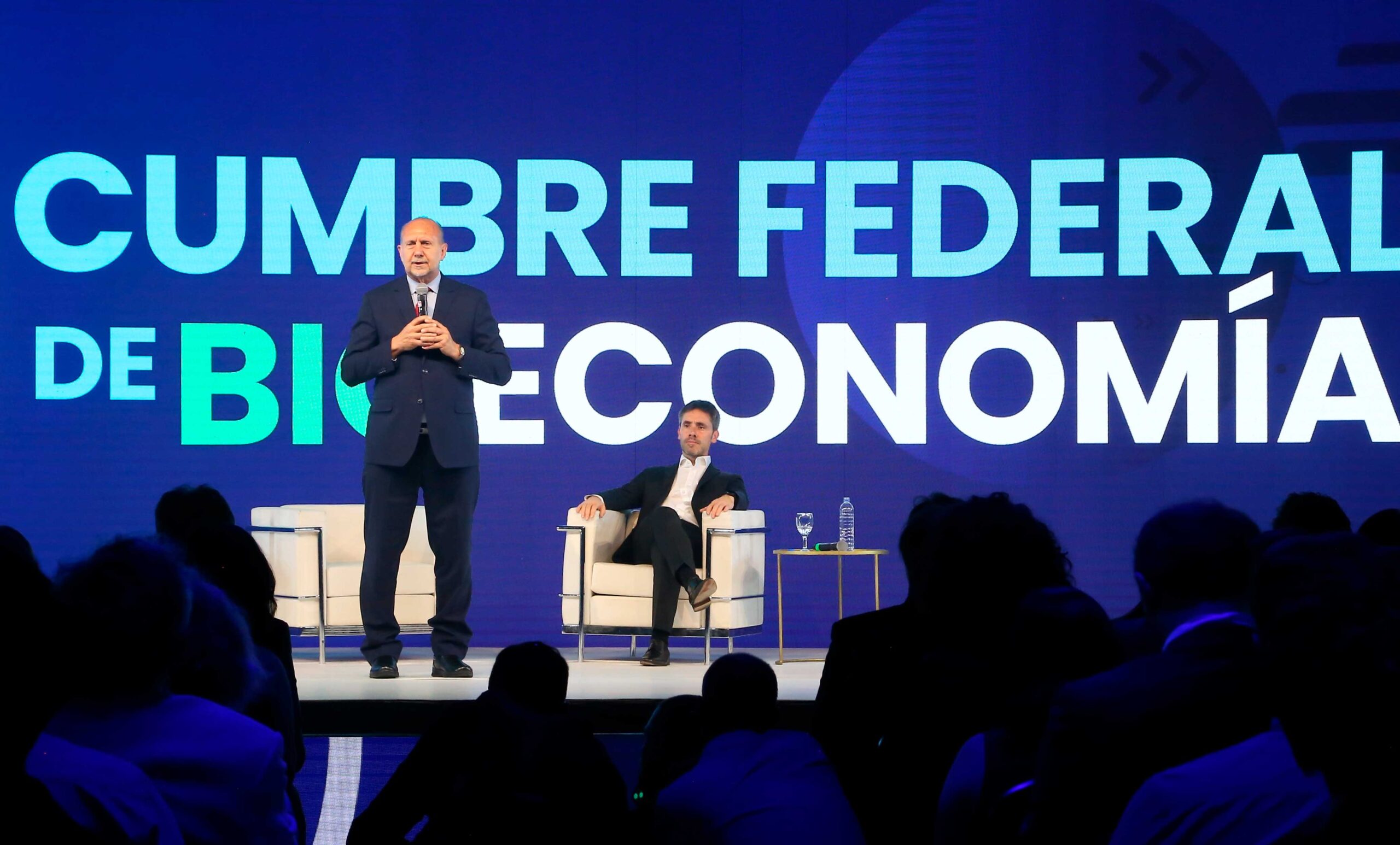 Perotti encabezó la apertura de la primera Cumbre Federal de Bioeconomía en Rosario
