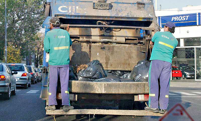 La ciudad de Santa Fe sin recolección de residuos por reclamo salarial de trabajadores