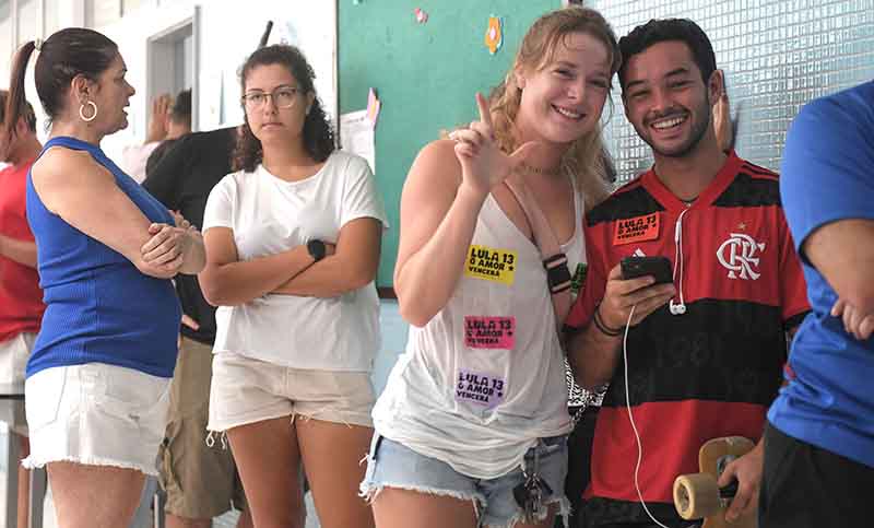 Lula vs. Bolsonaro: cerraron los comicios y se define la presidencia de Brasil