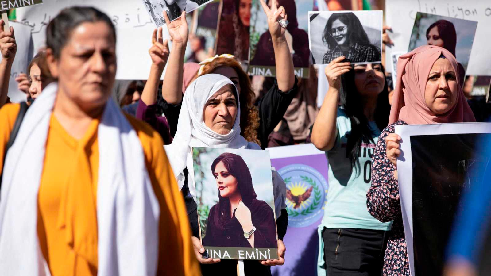 Continúa el caos en Irán a un mes de la muerte de Masha Amini