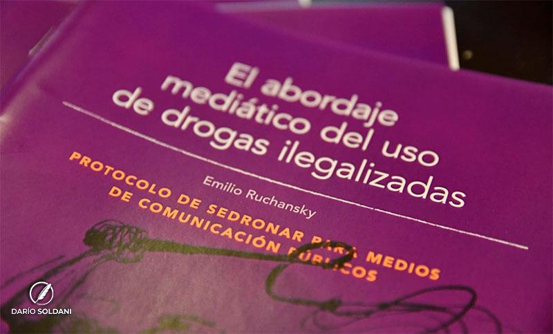 Se elaboró un protocolo para tratar los consumos problemáticos de drogas en medios de comunicación