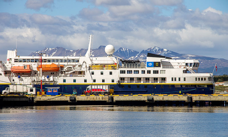 Diez cruceros de pequeño y mediano porte dotan de turismo extranjero a Ushuaia
