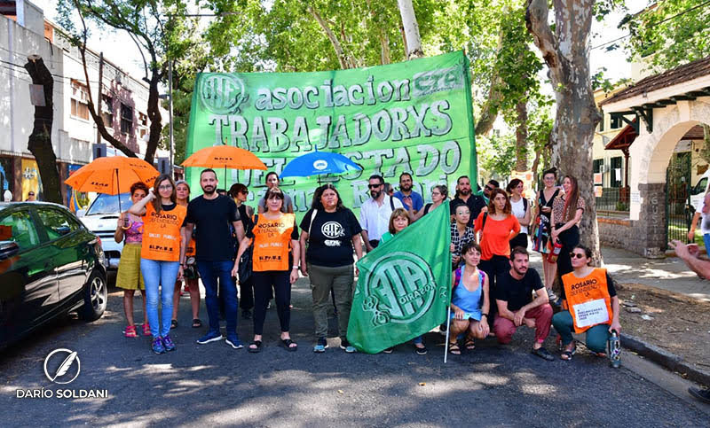 Festival de protesta frente al Agudo Ávila por precarización laboral
