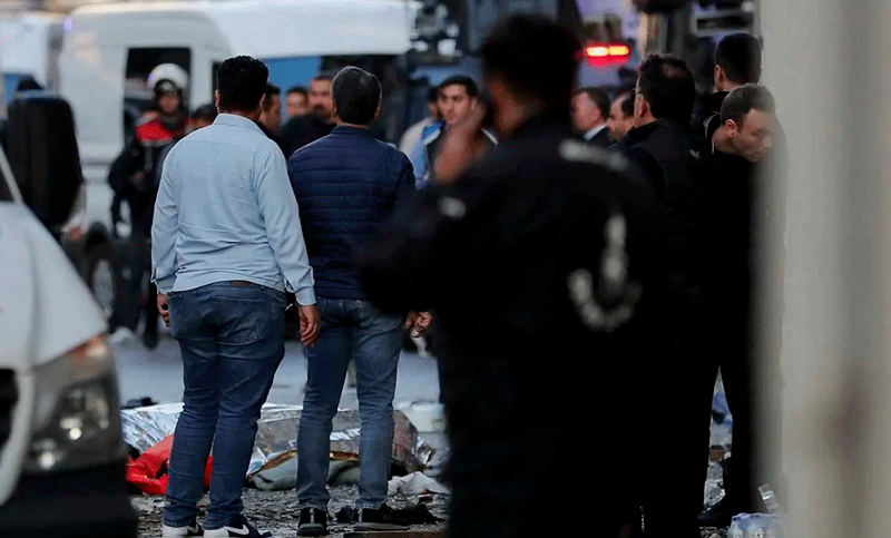 Al menos seis muertos y 56 heridos por una explosión en un centro comercial en Estambul