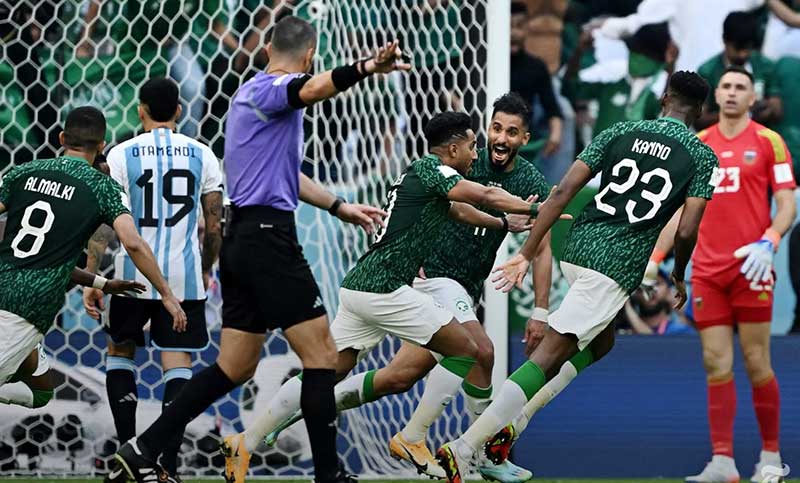 Argentina perdió con Arabia Saudita 2-1, en un debut para el olvido