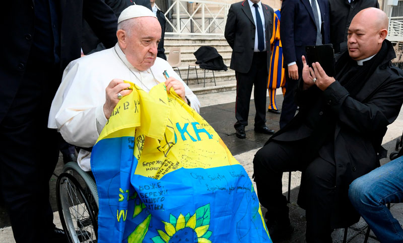 Francisco afirmó que «la paz es posible» en Ucrania y ofreció una mediación vaticana