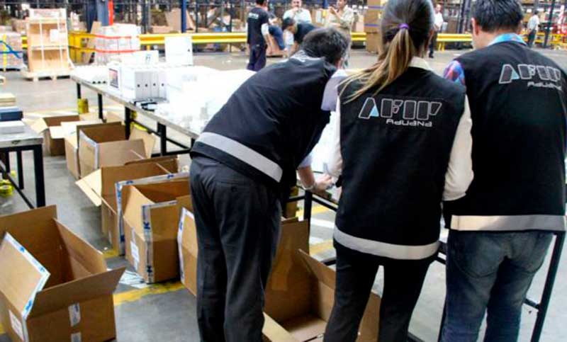 Misiones: la Aduana secuestró 486 botellas de licor de contrabando valuadas en más de $2,5 millones