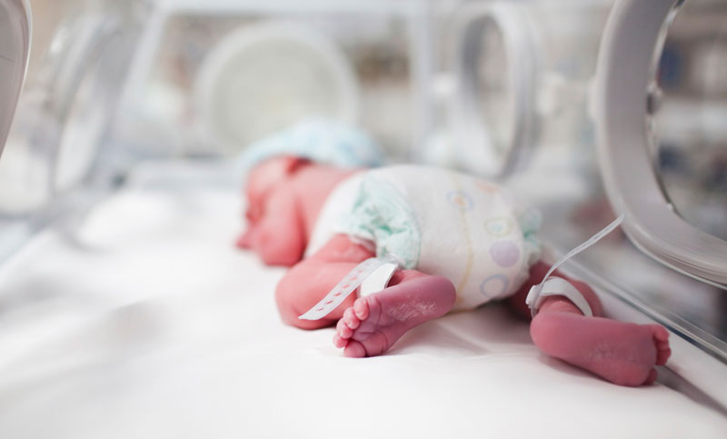 Día Mundial del Prematuro: «El abrazo de la familia, una terapia poderosa»