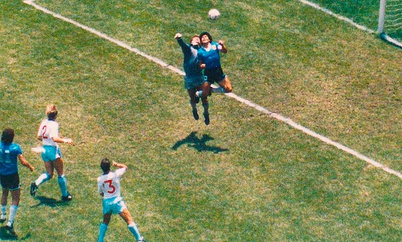 Se conocieron fotos inéditas del partido de Maradona contra Inglaterra en México 1986
