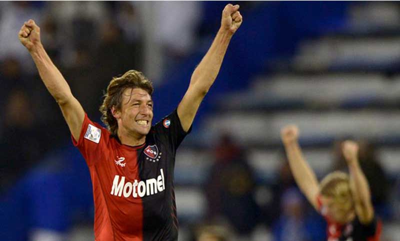 Heinze llegará este martes al país para dirigir a Newell’s
