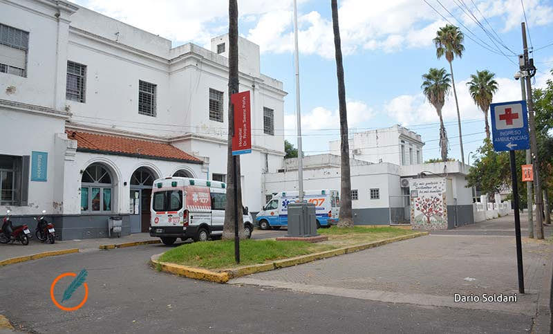 Violencia y destrozos en el Hospital Roque Saénz Peña por parte de la pareja de una paciente