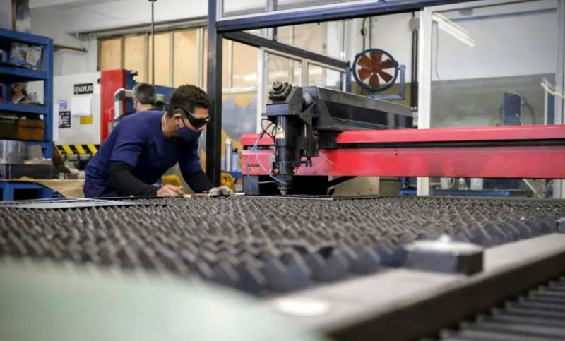 Por el cepo a las importaciones, fabricantes de máquinas y herramientas advierten que no pueden producir