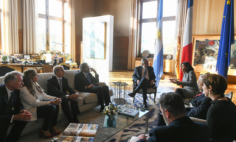 El presidente se reunió con la alcaldesa de París