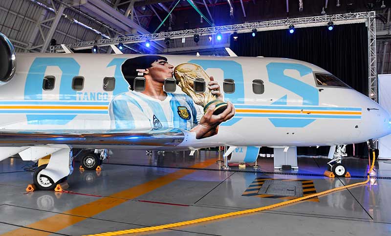 Se inauguró el Maradona Fan Fest en Qatar, con la presencia del avión Tango D10S
