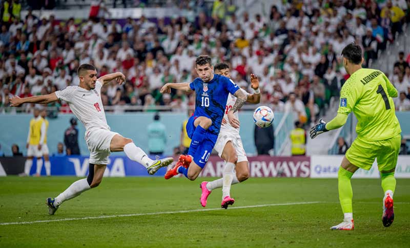 Estados Unidos venció 1 a 0 a Irán y selló su pase a octavos de final