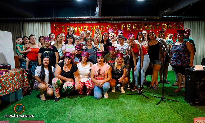 Mujeres de la CCC realizaron la entrega de diplomas en el Centro Cultural Fontanarrosa