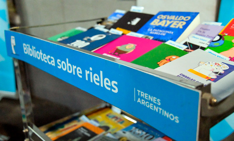 La Biblioteca Nacional entregó 1.200 libros para que estén disponibles en trenes de larga distancia