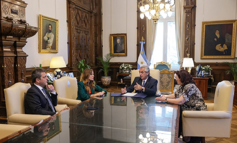 Alivio de fin de año: el gobierno anunció un bono de $24.000 para trabajadores privados