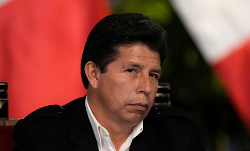 Congreso peruano acusa a Castillo de direccionar licitaciones buscando dejarlo preso