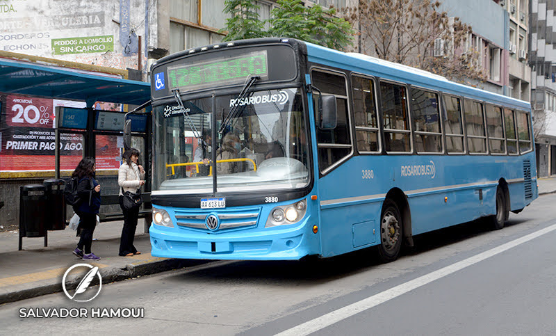 Viajar en colectivo o taxi en Rosario se volvió una odisea durante parte del año