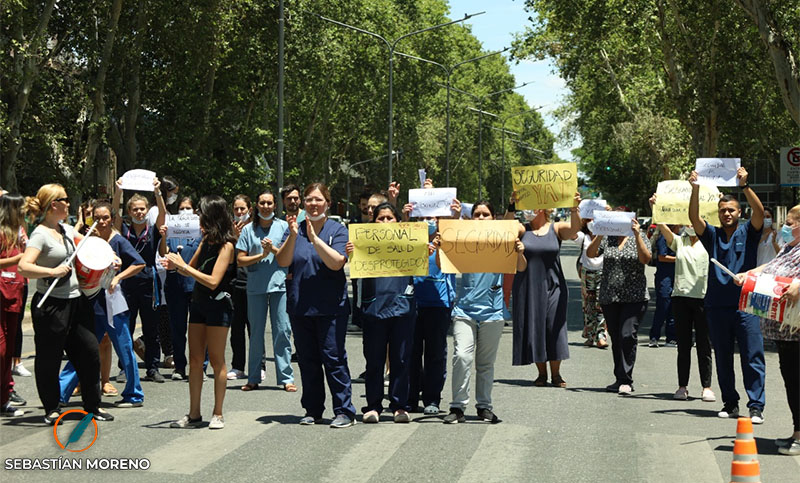 Le gatillaron a dos trabajadores del Hospital Carrasco y lanzan fuerte protesta para exigir seguridad