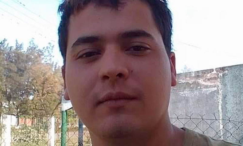 Solicitan información sobre el paradero un joven de Villa Guillermina