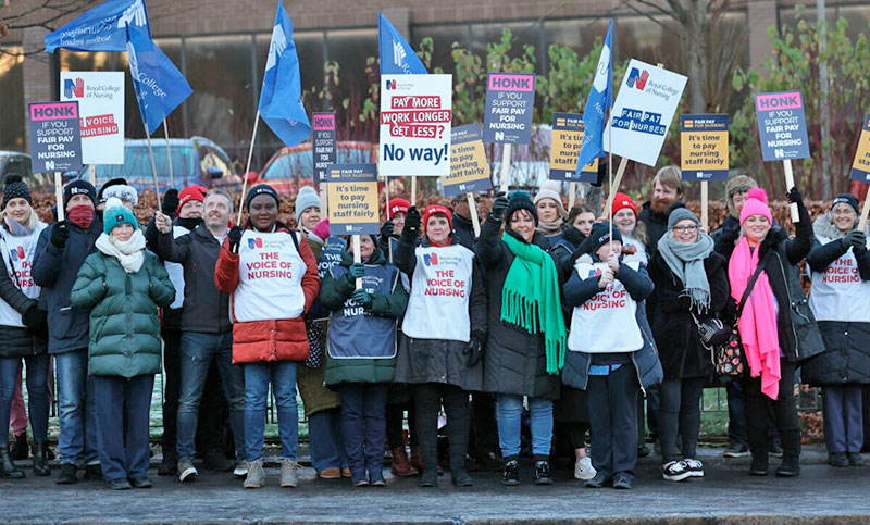 Enfermeras británicas inician una histórica huelga por mejoras salariales