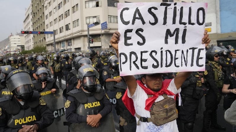 Se agudiza la crisis política en Perú y organizaciones llaman a un paro y la insurgencia popular