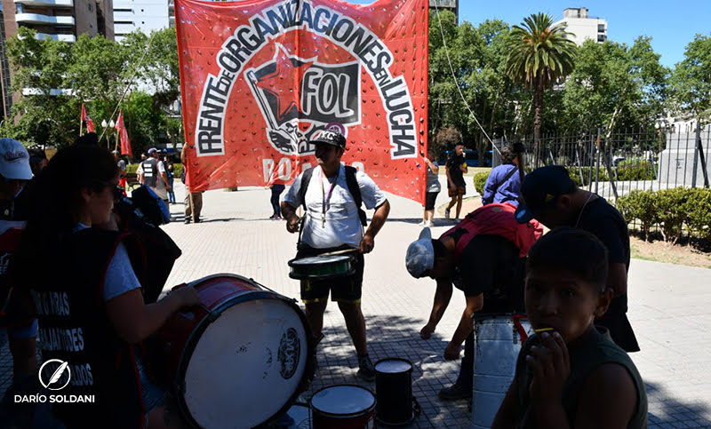 Protesta y movilización por el cumplimiento del pago del plan Potenciar Trabajo
