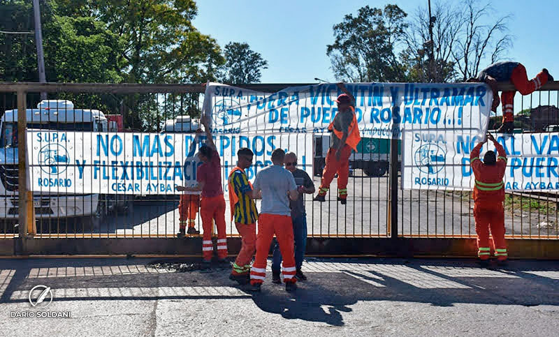 Portuarios se manifestaron con un corte de tránsito en las colectoras de Acceso Sur
