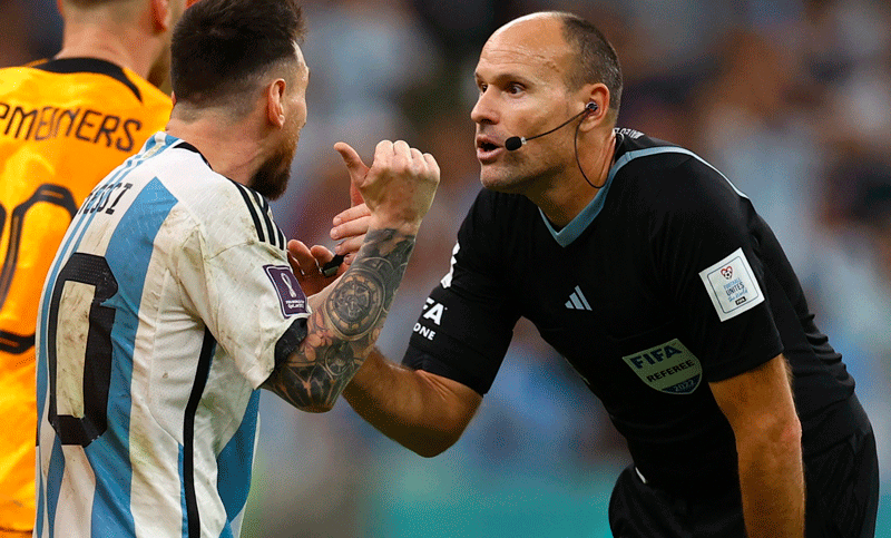 Habló Mateu Lahoz: “Me entristecen mucho estas palabras, seguiremos adelante”