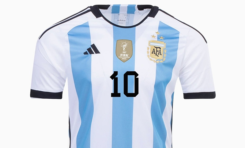 Cómo es la nueva remera azul que usará la Argentina en la final? - El  Cronista