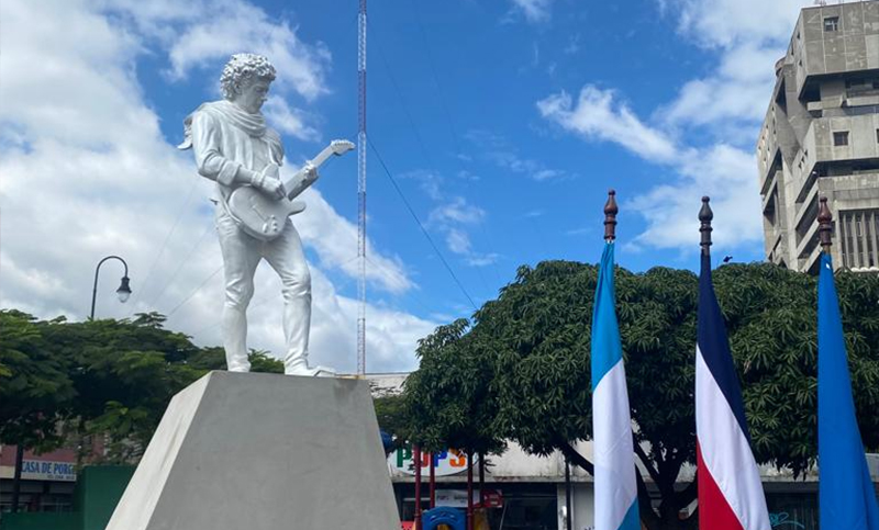 Argentina donó a Costa Rica un monumento a Gustavo Cerati
