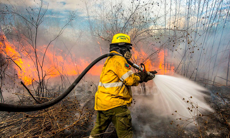 Cinco provincias registran incendios activos en el país