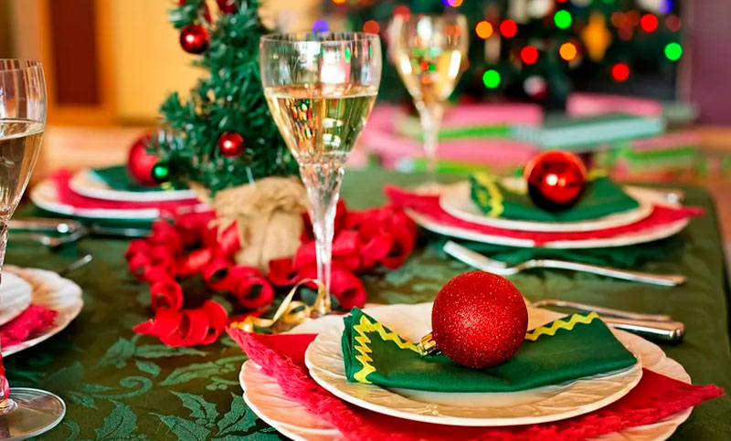 ¿Mesa adentro o mesa afuera para recibir la Navidad?