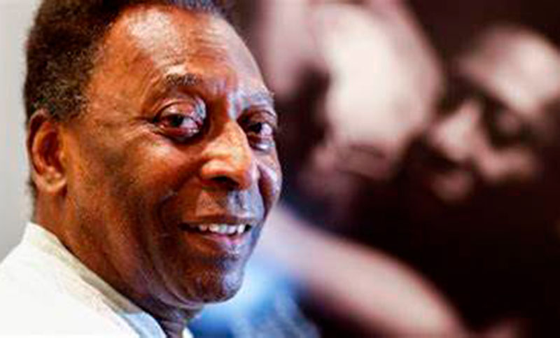 Pelé aseguró que «está fuerte» mientras continúa internado en San Pablo