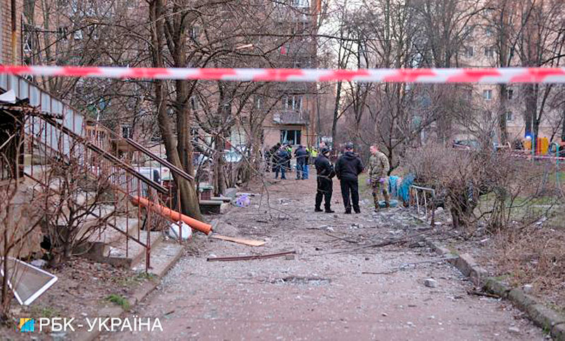 Nuevos ataques aéreos rusos estremecieron a los habitantes de Kiev en la madrugada de este lunes