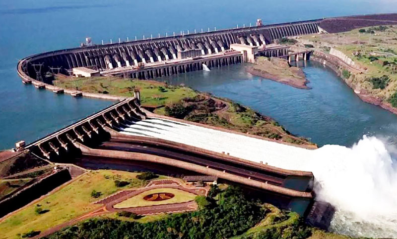 La represa Itaipú abrirá sus compuertas y mejoraría el caudal del Paraná